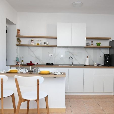 Rondine Studio Apartment ติรานา ภายนอก รูปภาพ