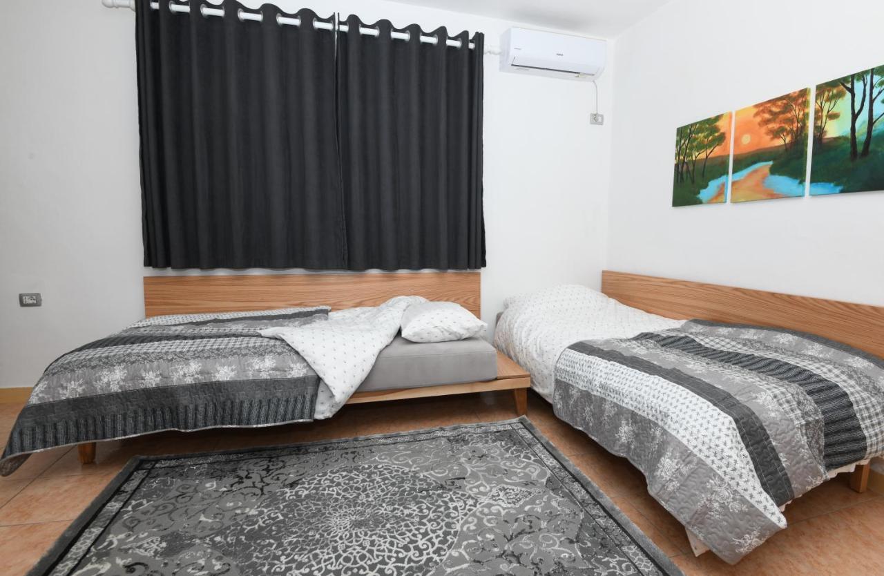 Rondine Studio Apartment ติรานา ภายนอก รูปภาพ
