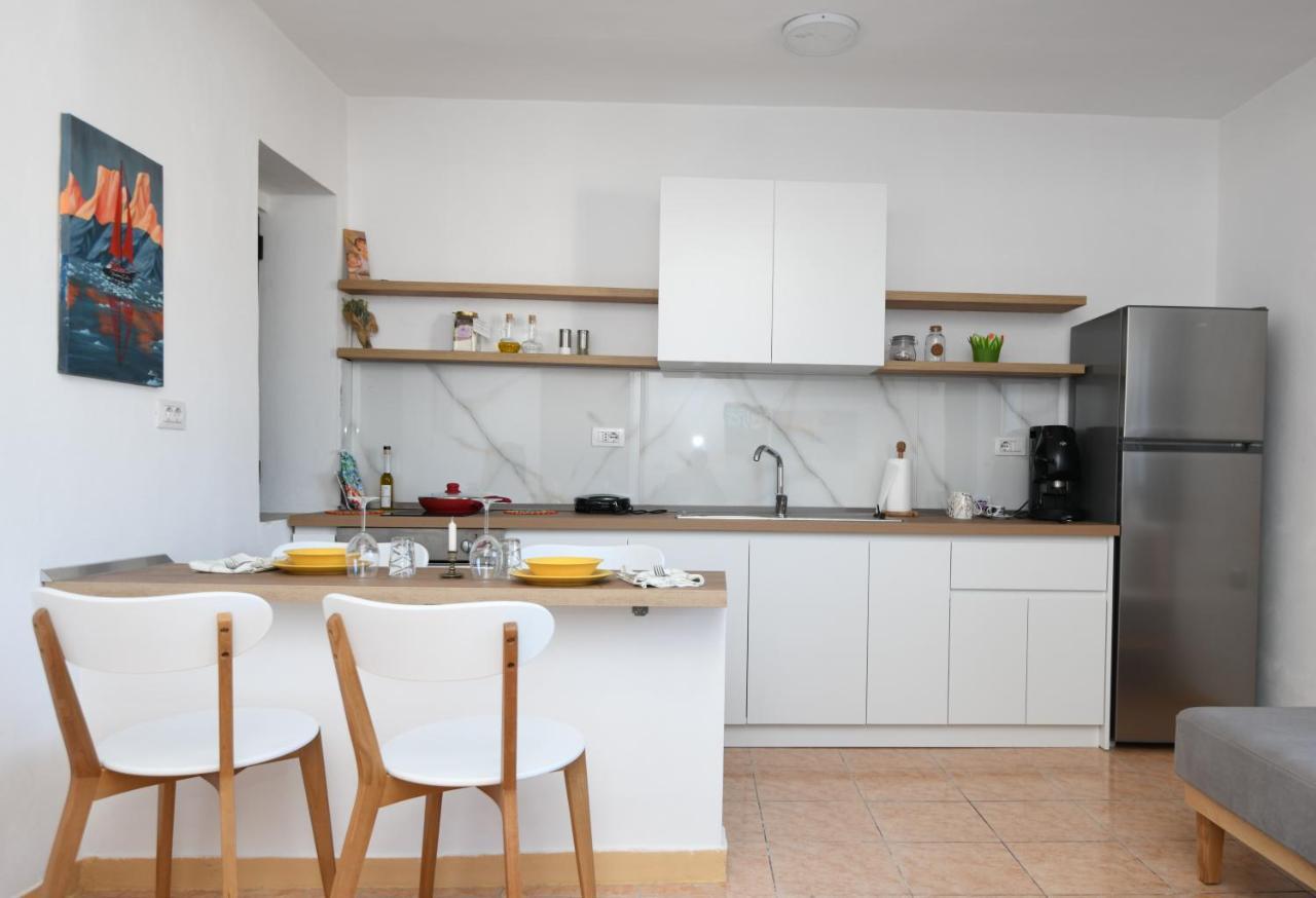 Rondine Studio Apartment ติรานา ภายนอก รูปภาพ