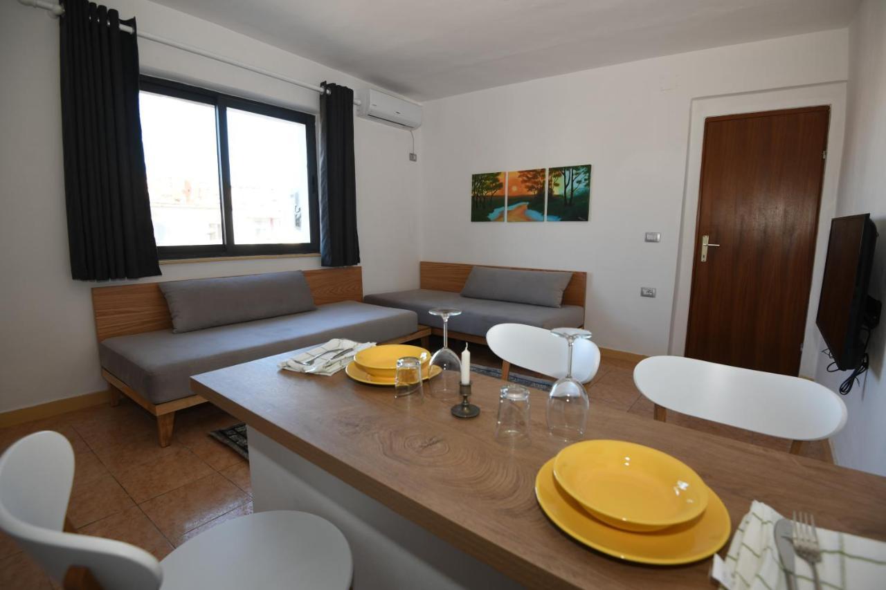 Rondine Studio Apartment ติรานา ภายนอก รูปภาพ