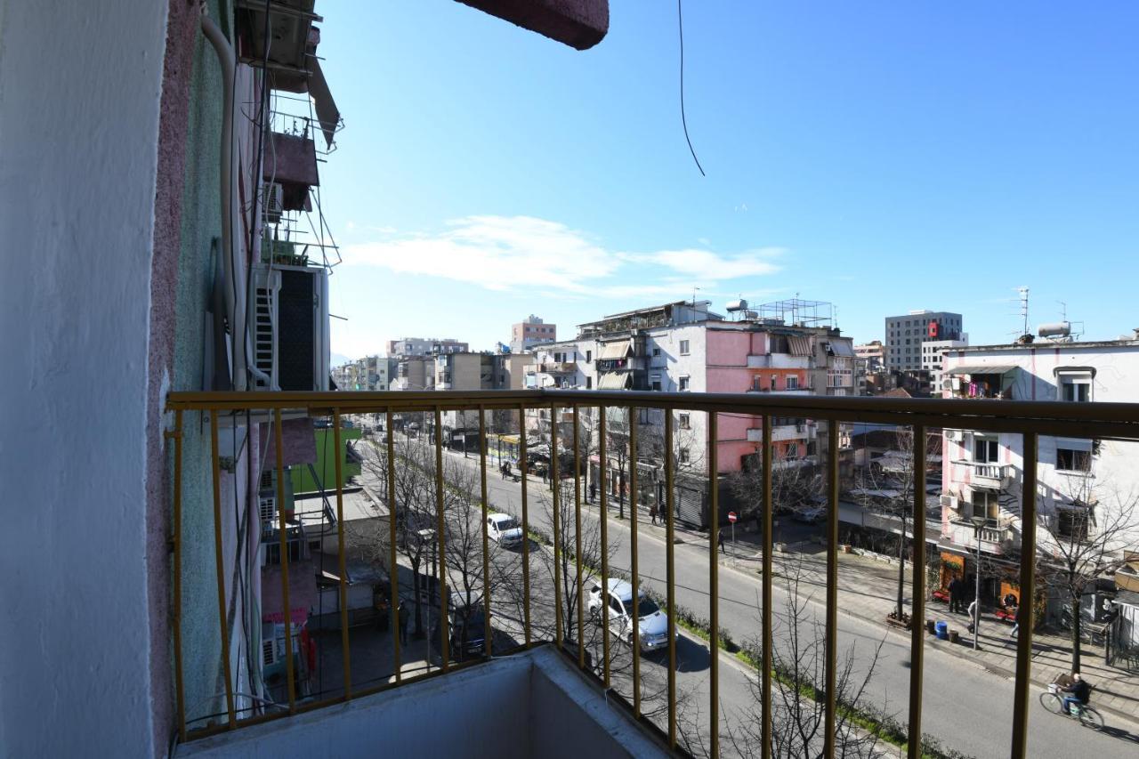 Rondine Studio Apartment ติรานา ภายนอก รูปภาพ